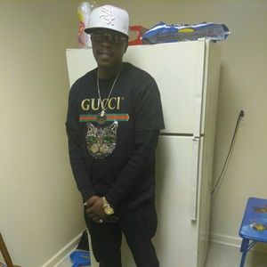 Meet your Posher, Troy